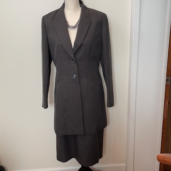Le Suit Jackets & Blazers - Le Suit 2 Piece Suit Skirt & Jacket Host Pick